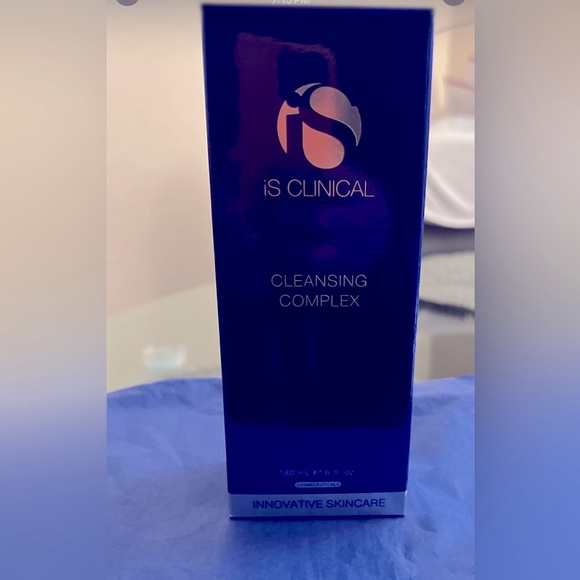 Cleansing Complex - IS Clinical - Picture 1 of 6